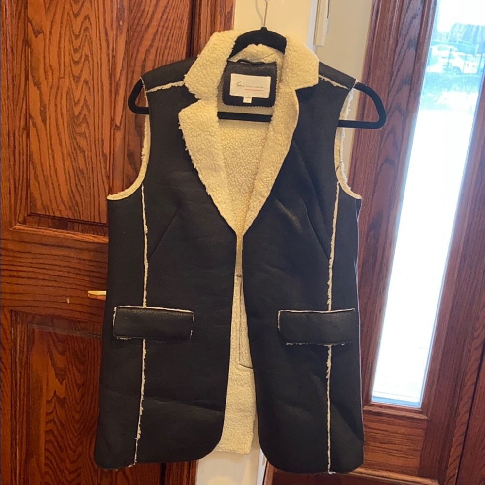 Brand new never worn Vince camuto Vest black Small